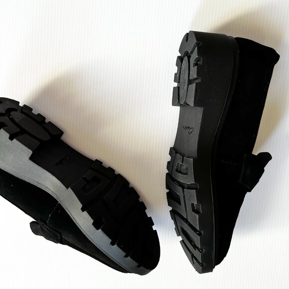 Clarks CALLA EASE SUEDE- BLACK Lug Sole Loafers NWT - Picture 4 of 11